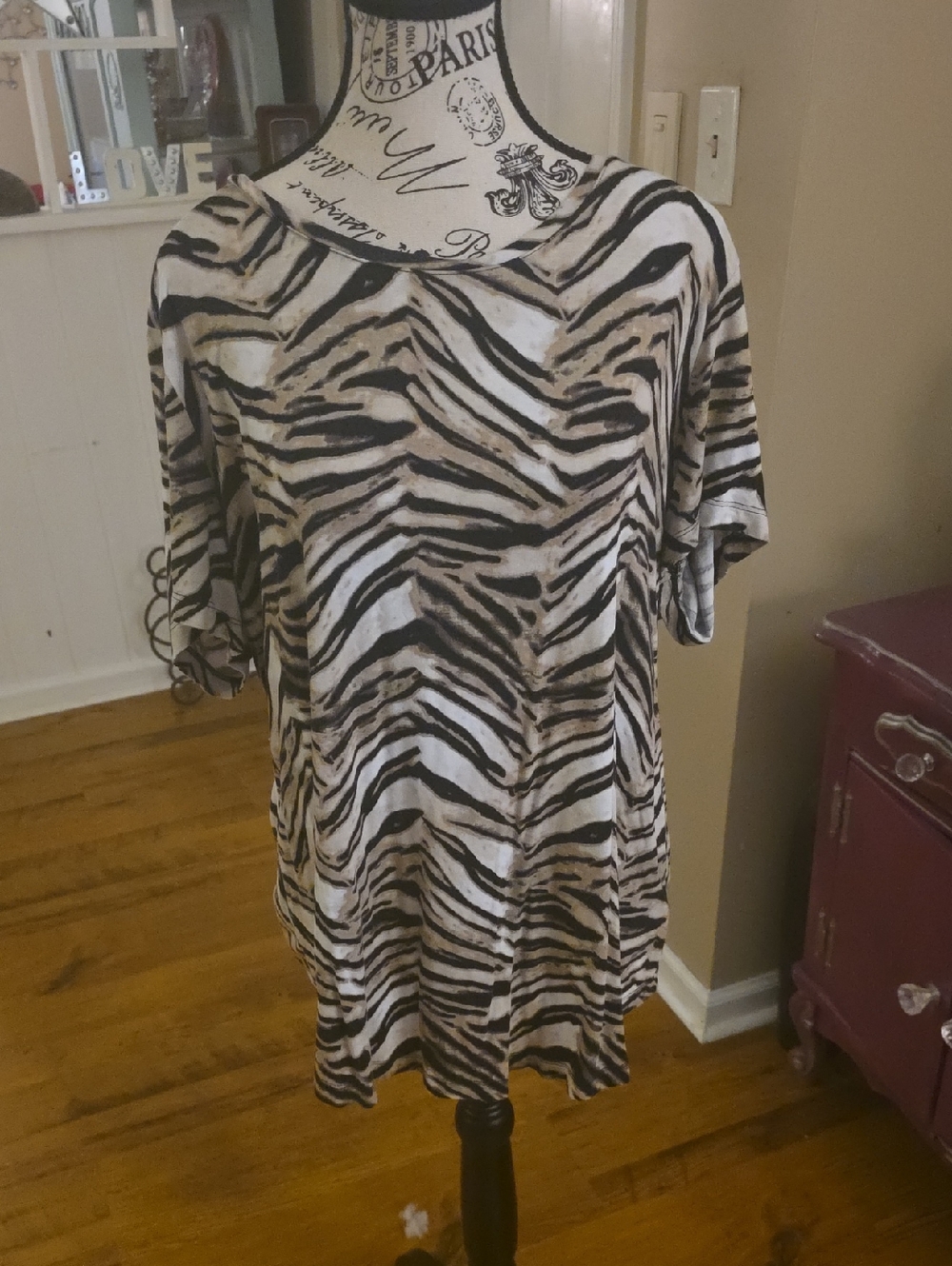 JM Collection Beige and Black Zebra-Print Short Sleeve Tunic